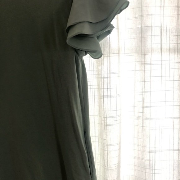 Ruffled sleeves mint dress - Picture 3 of 3